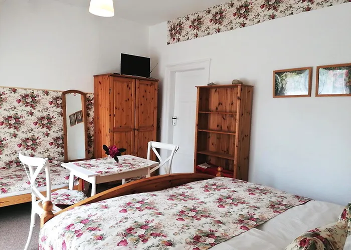 Drei Individuelle Villen-Zimmer Fuer Echte Nichtraucher Konukevi Dresden